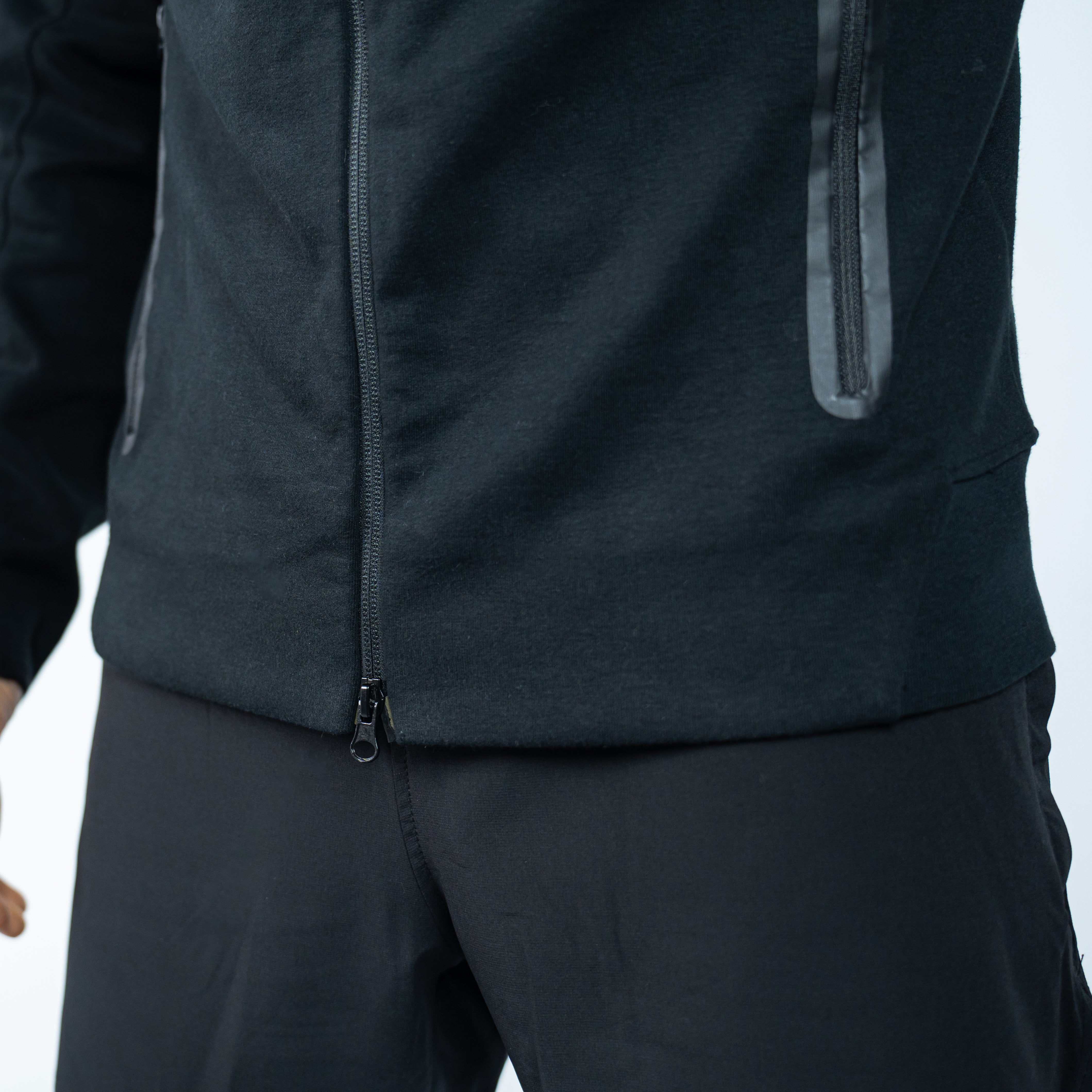 PERFORMANCE ZIP HOODIE - BLACK