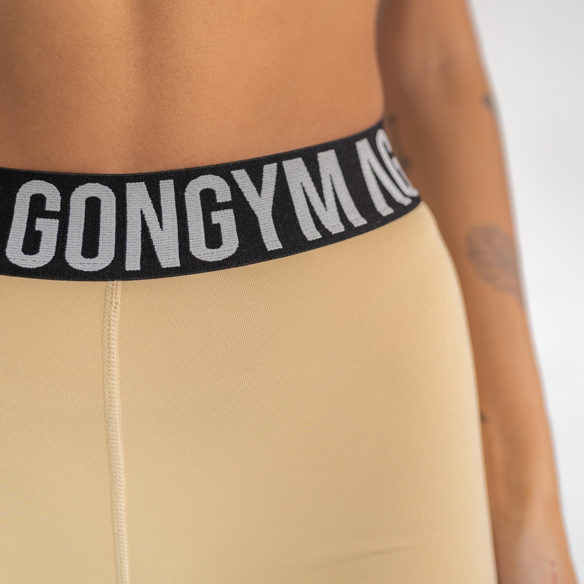 SIGNATURE SHORT - BEIGE