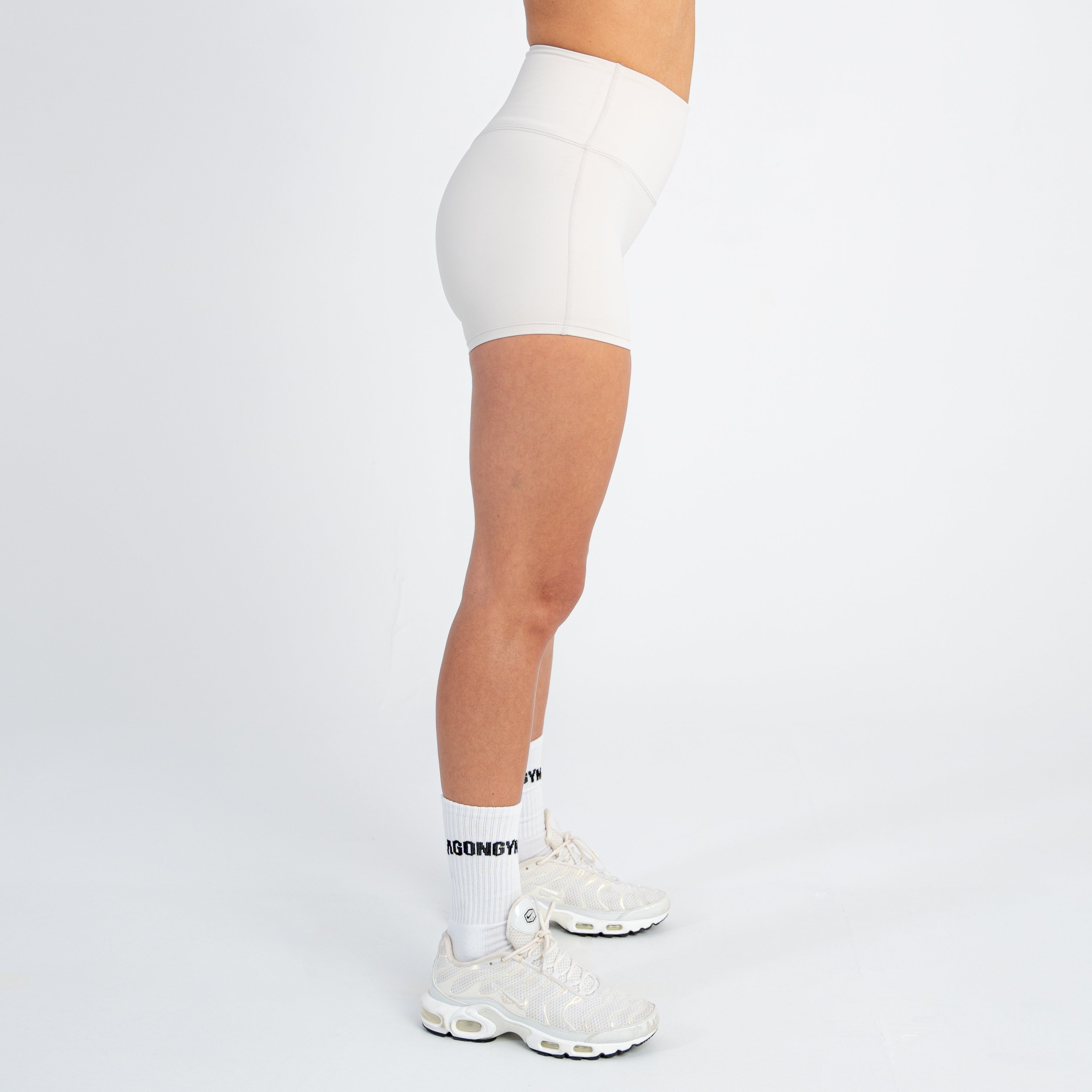 SPIN SHORT - WHITE