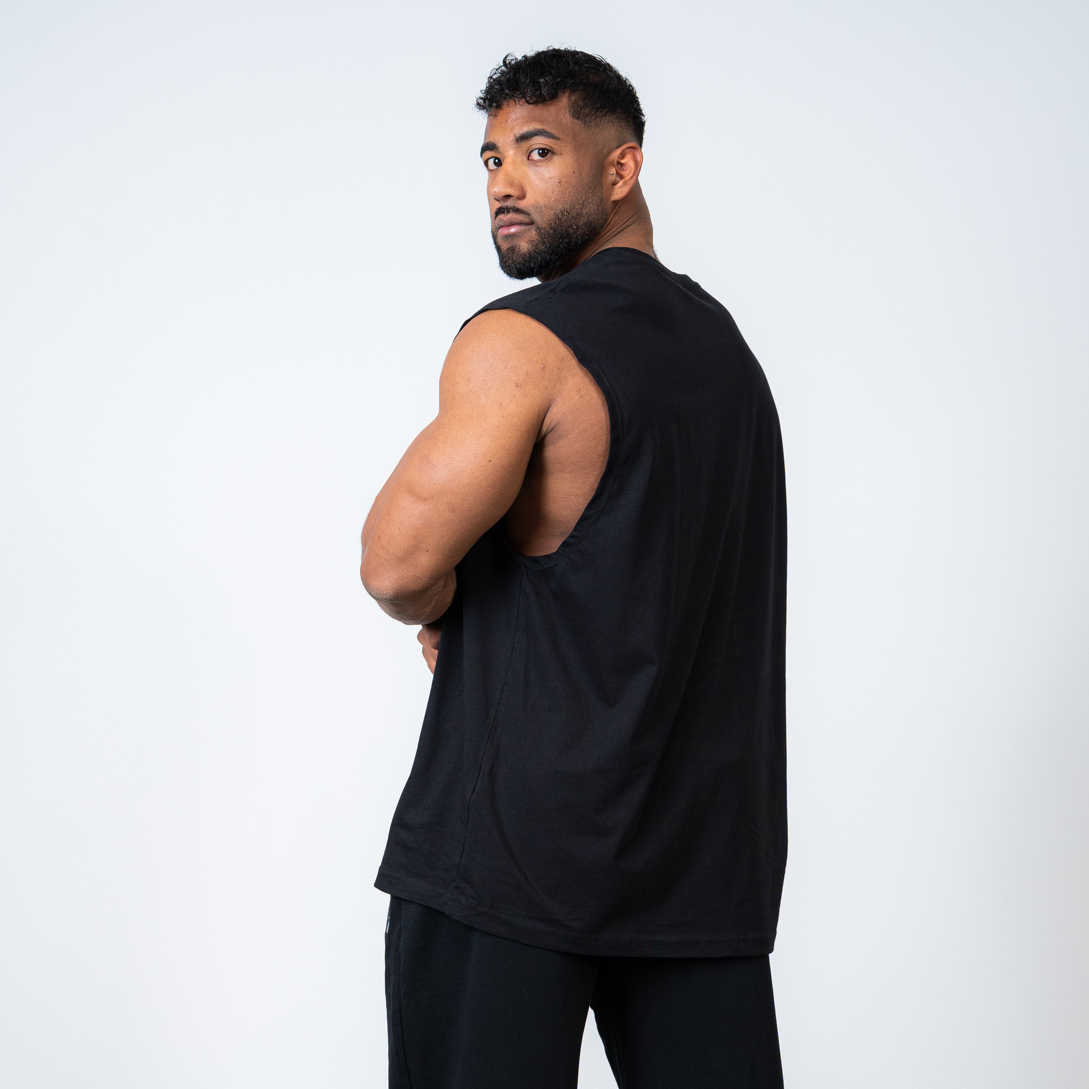 DARK OVERSIZE SLEEVELESS - BLACK