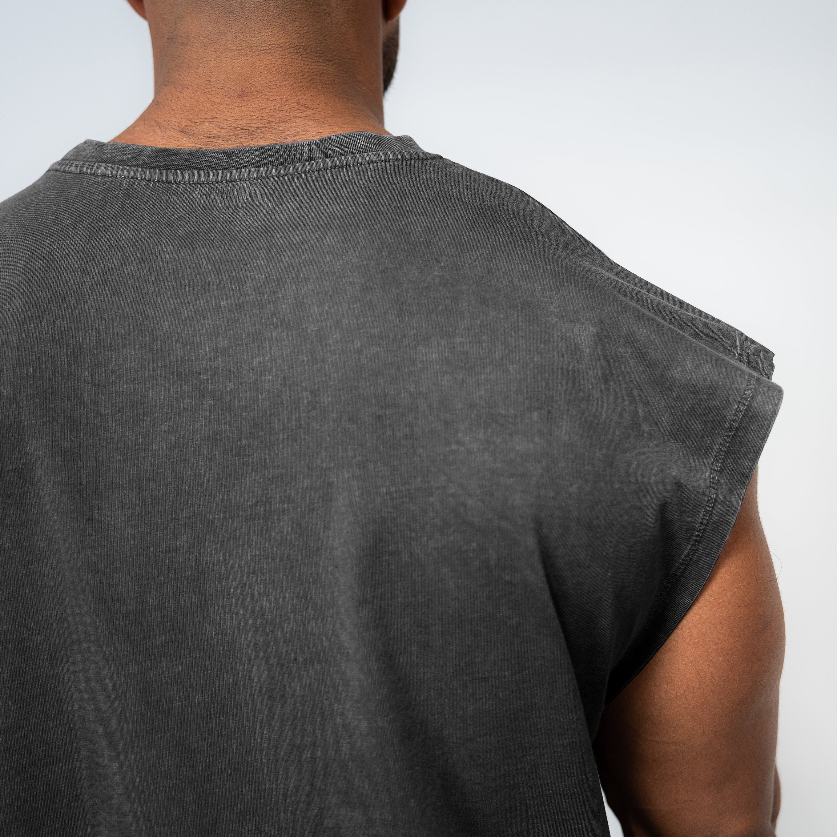 DARK OVERSIZE SLEEVELESS - DARK GREY