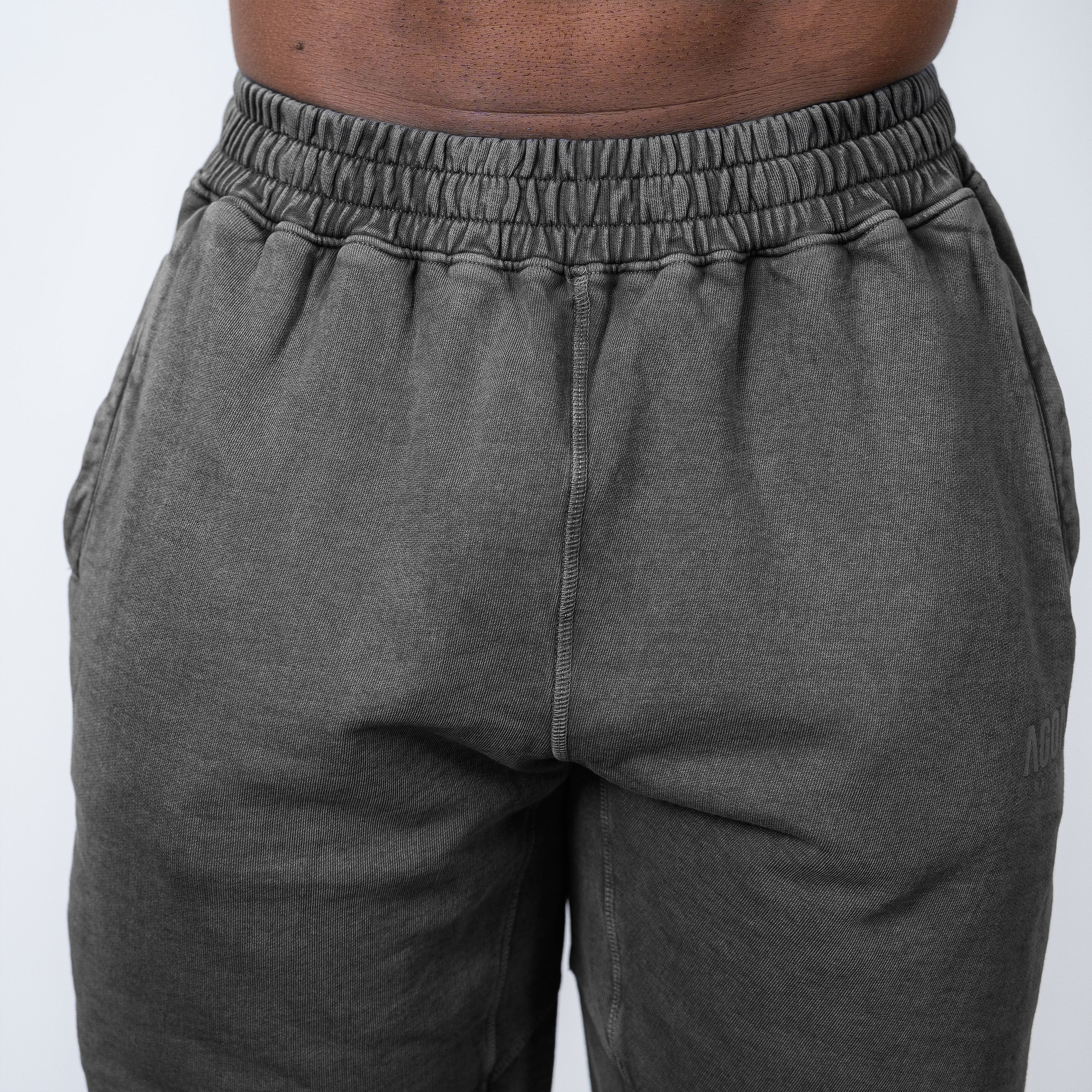 EMPOWERING ATHLETES JOGGER - DARK GREY