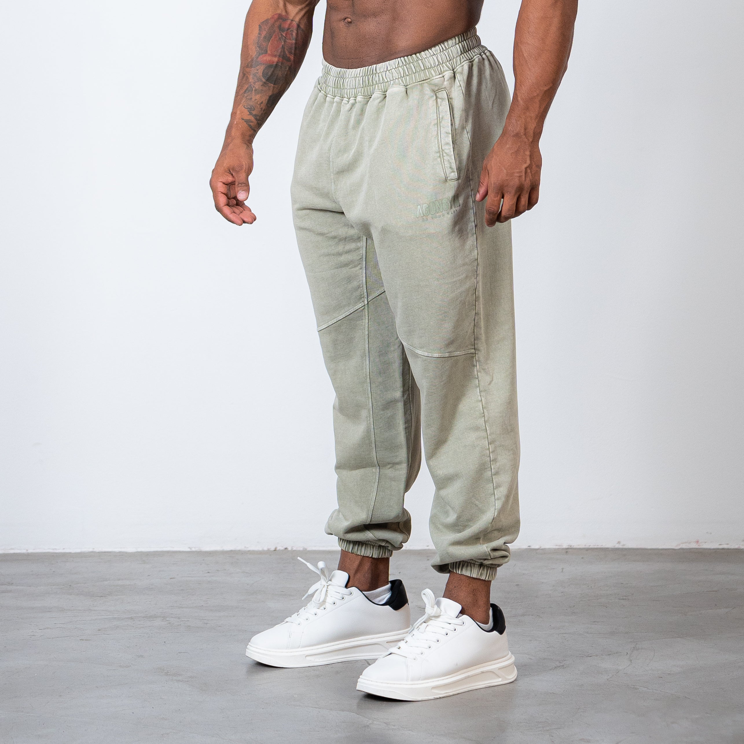 EMPOWERING ATHLETES JOGGER - MILITARY GREEN