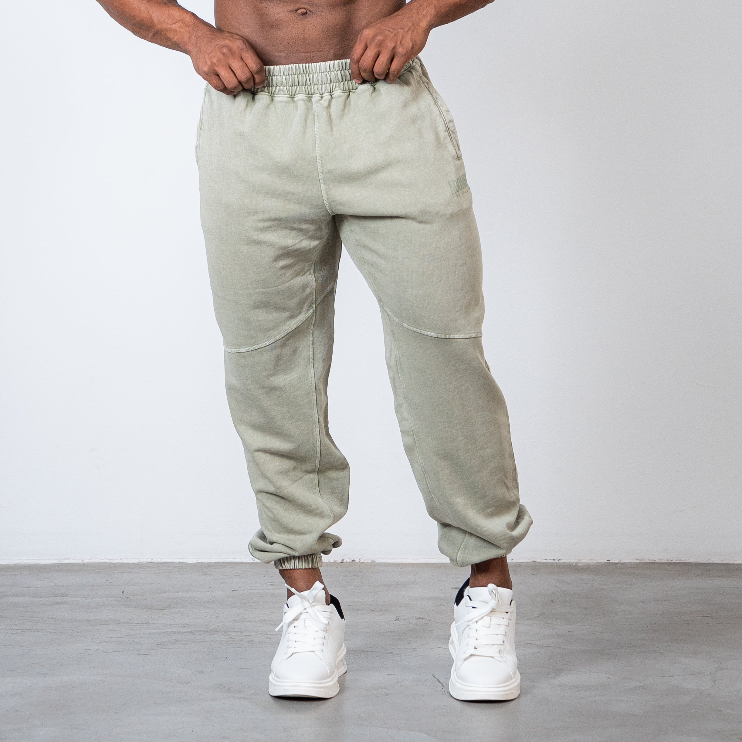 EMPOWERING ATHLETES JOGGER - MILITARY GREEN