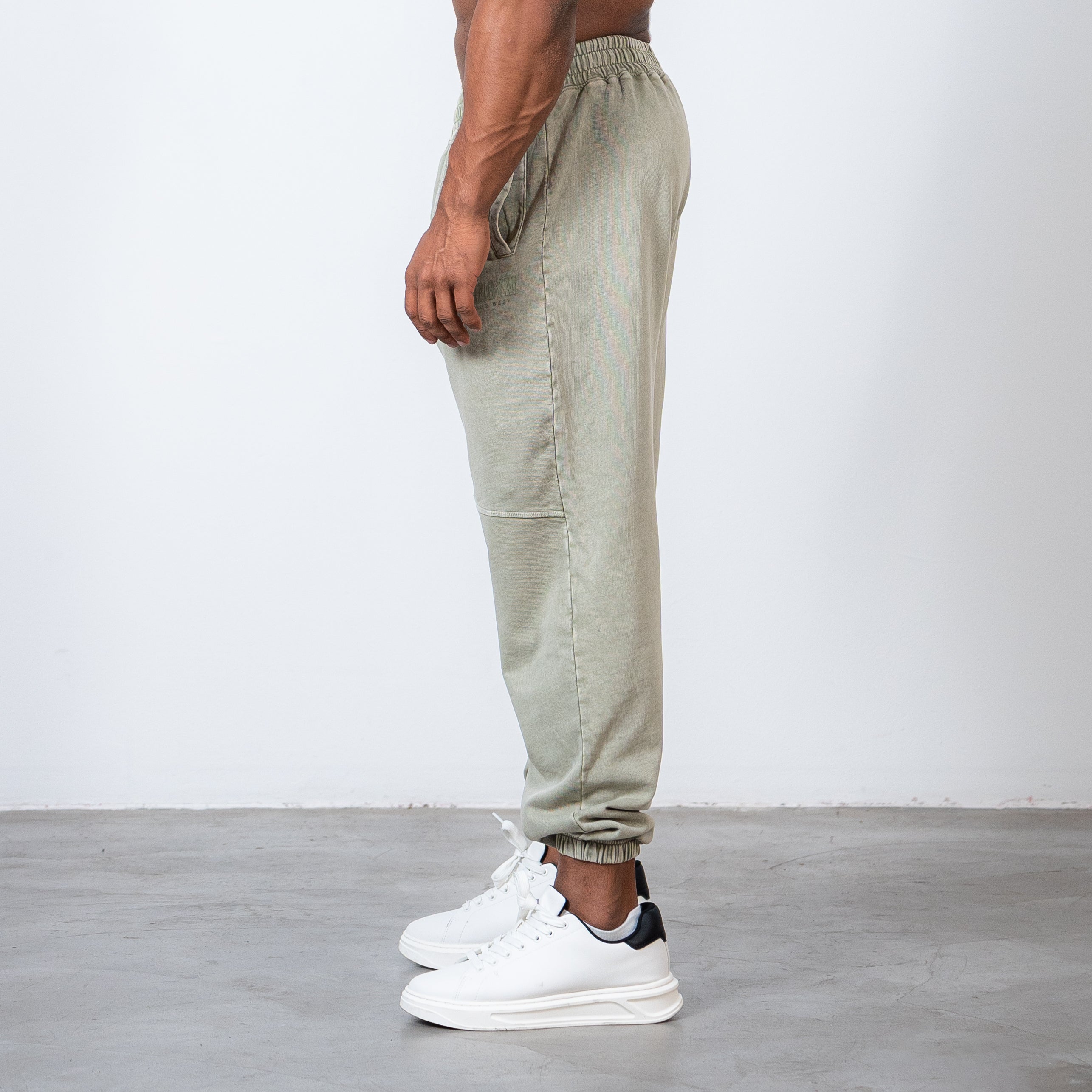 EMPOWERING ATHLETES JOGGER - MILITARY GREEN