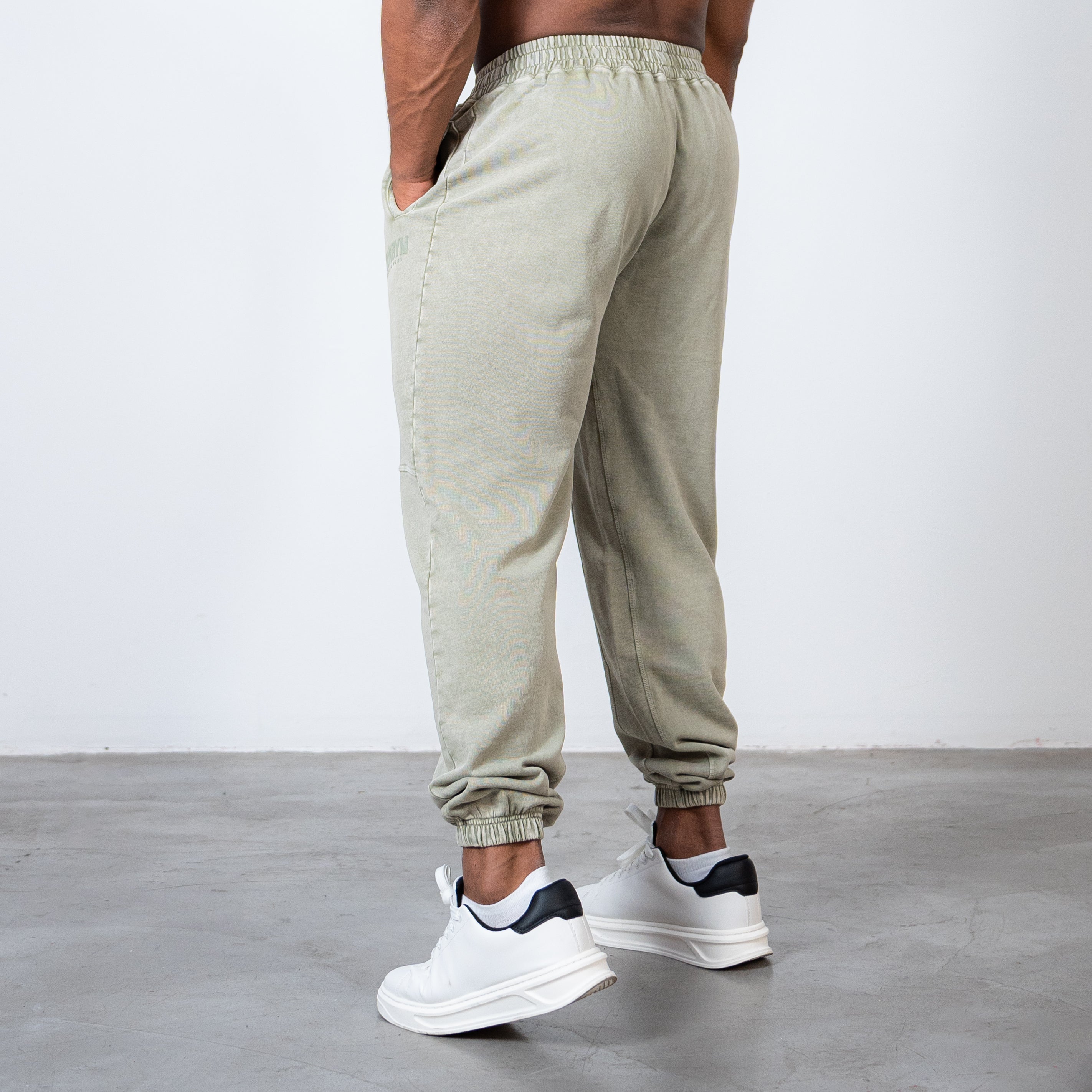 EMPOWERING ATHLETES JOGGER - MILITARY GREEN