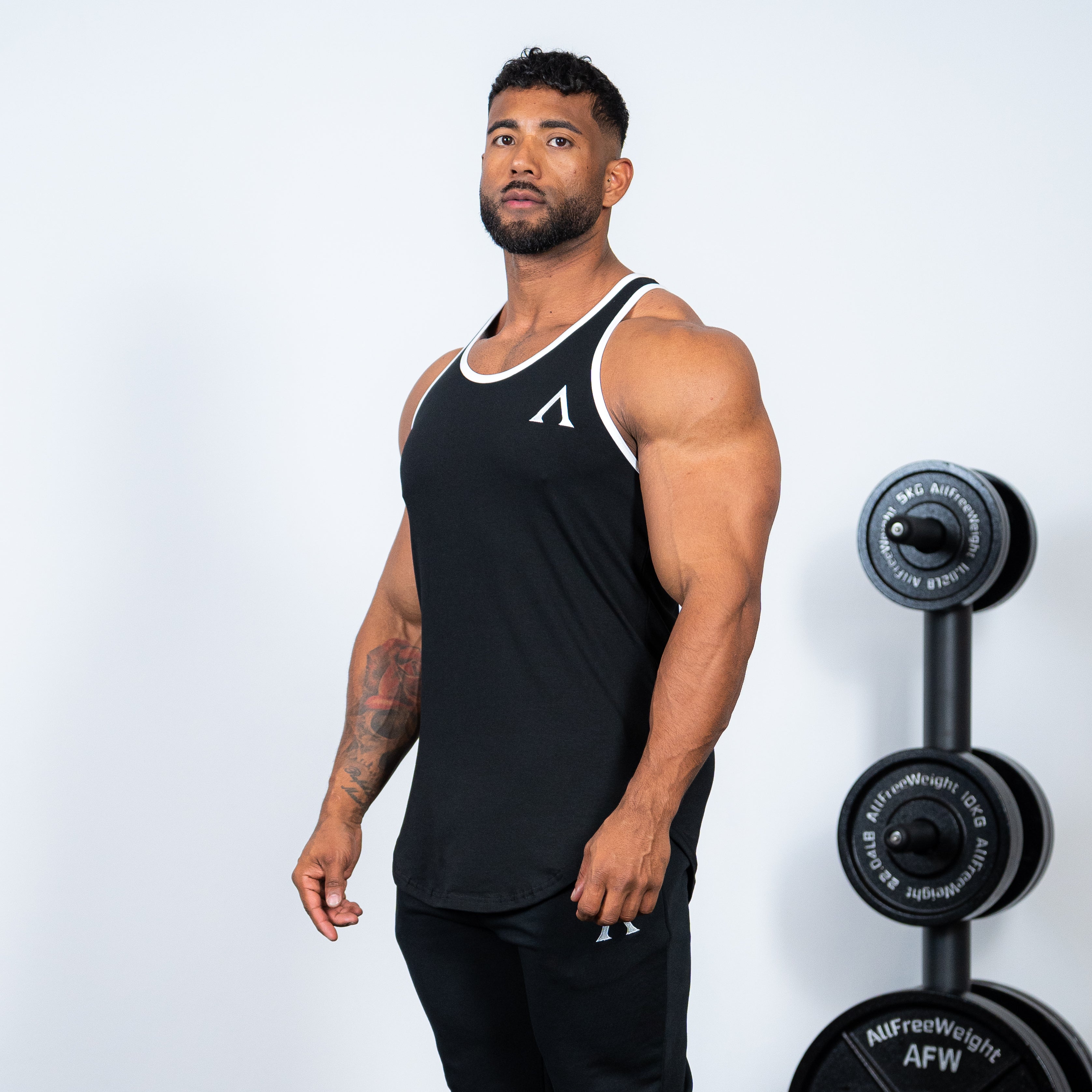 AESTHETIC STRINGER - BLACK/WHITE