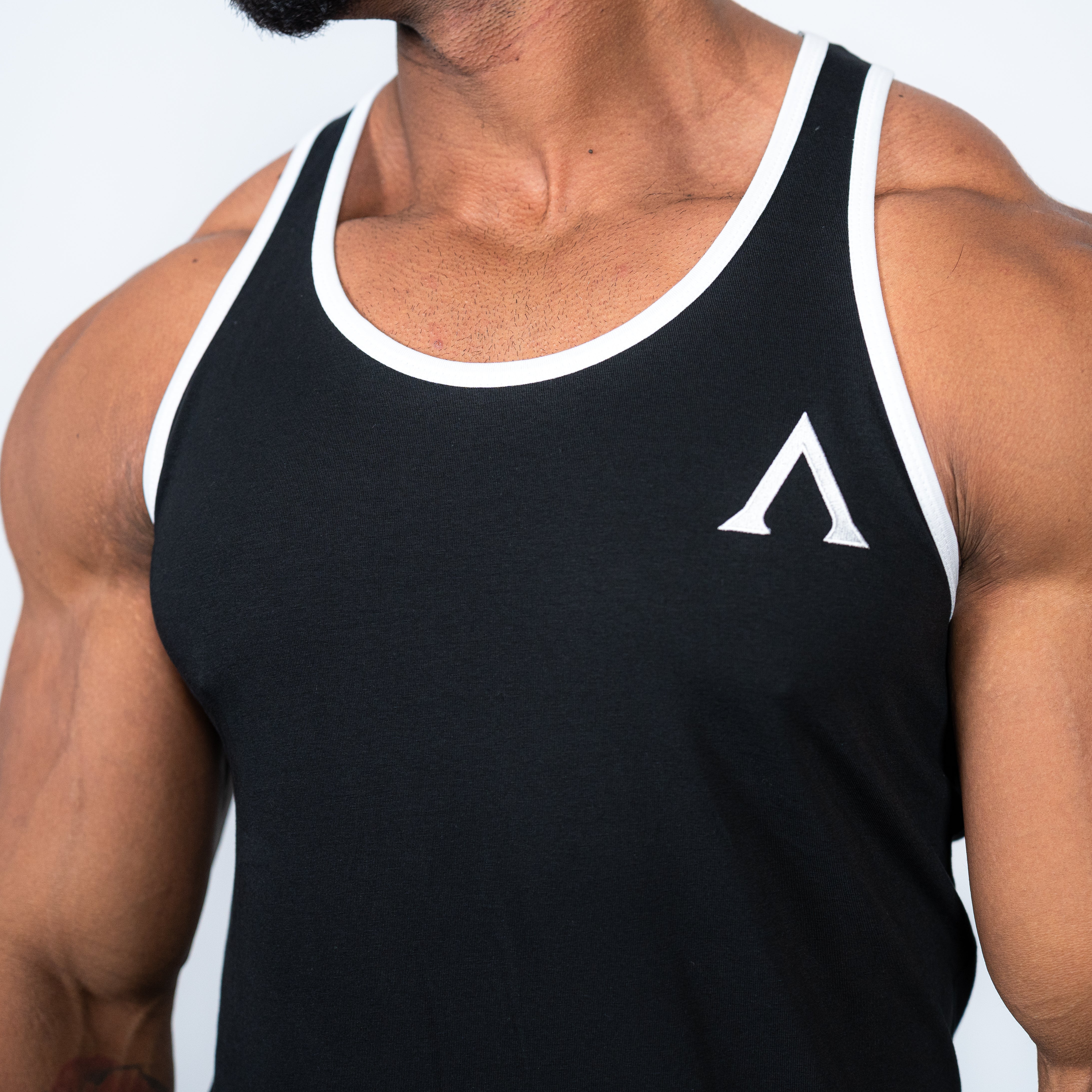 AESTHETIC STRINGER - BLACK/WHITE