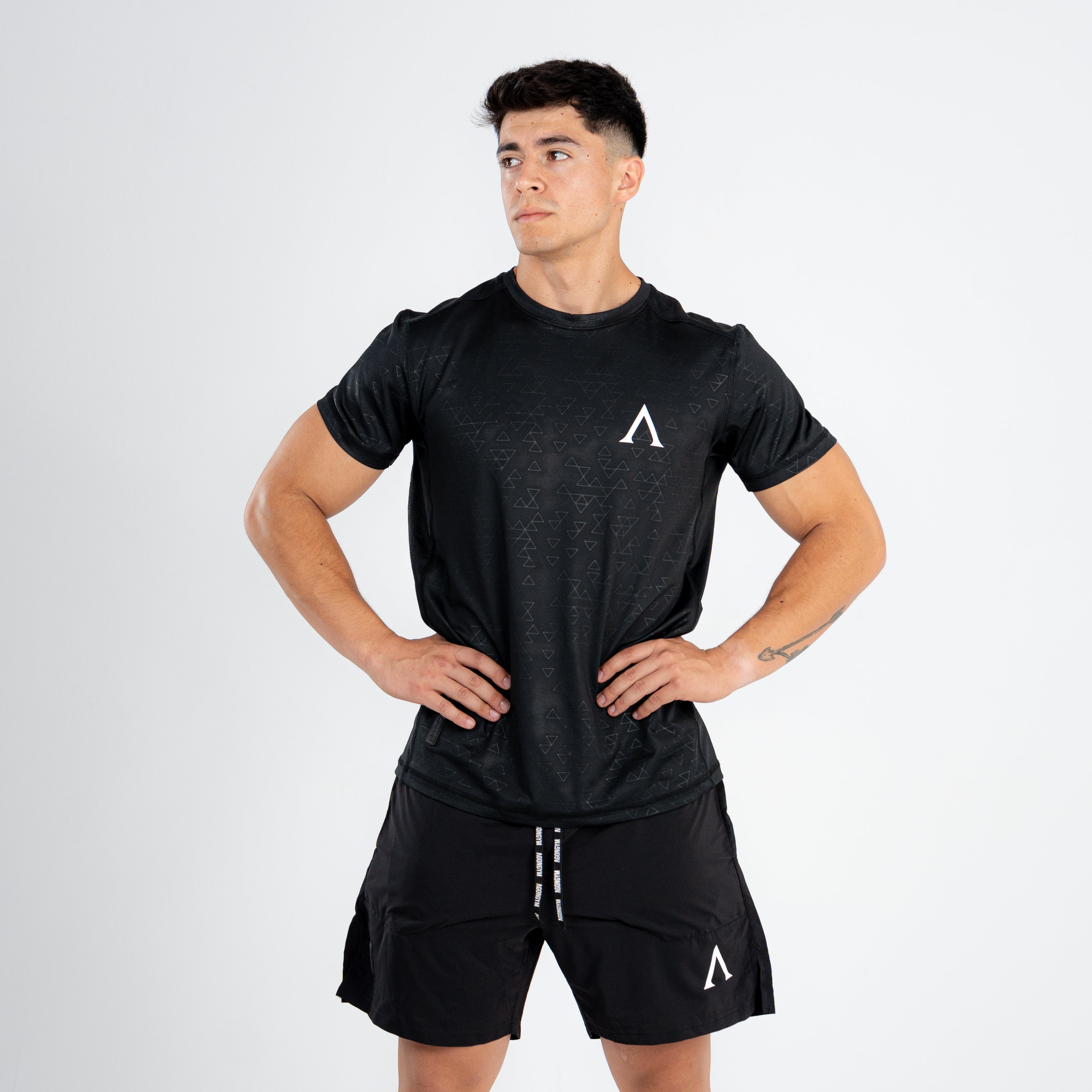 APEX PERFORMANCE T-SHIRT - BLACK