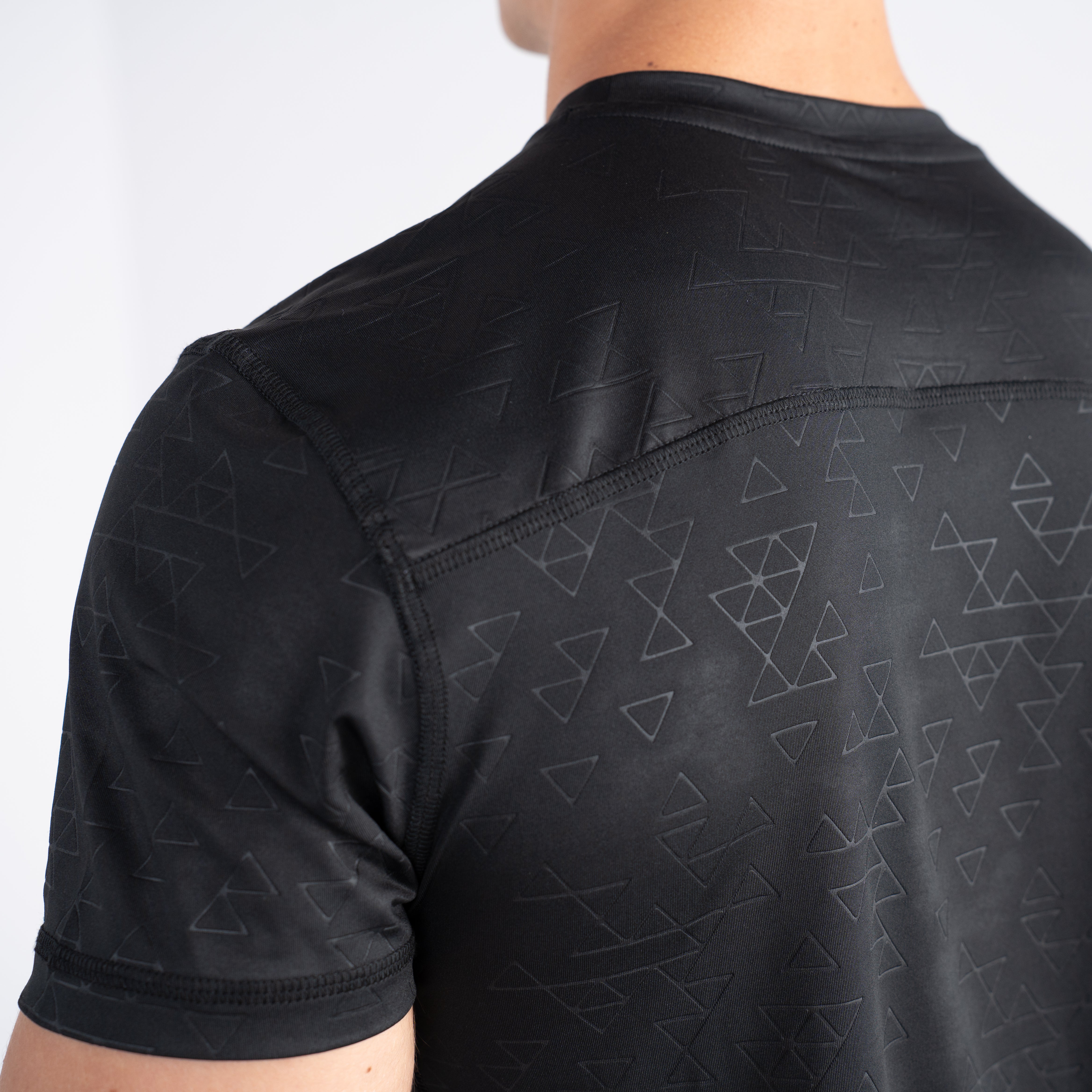 APEX PERFORMANCE T-SHIRT - BLACK