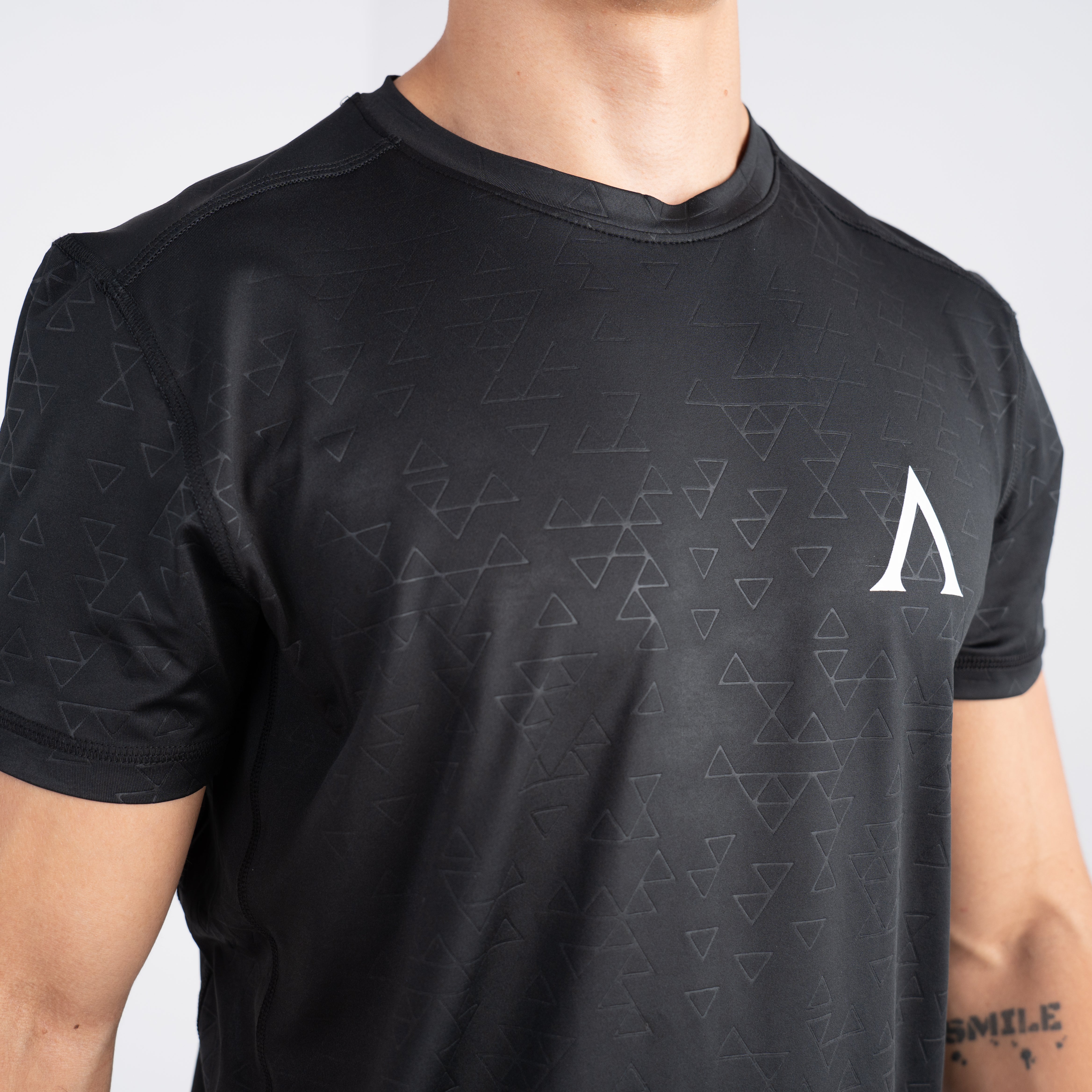 APEX PERFORMANCE T-SHIRT - BLACK