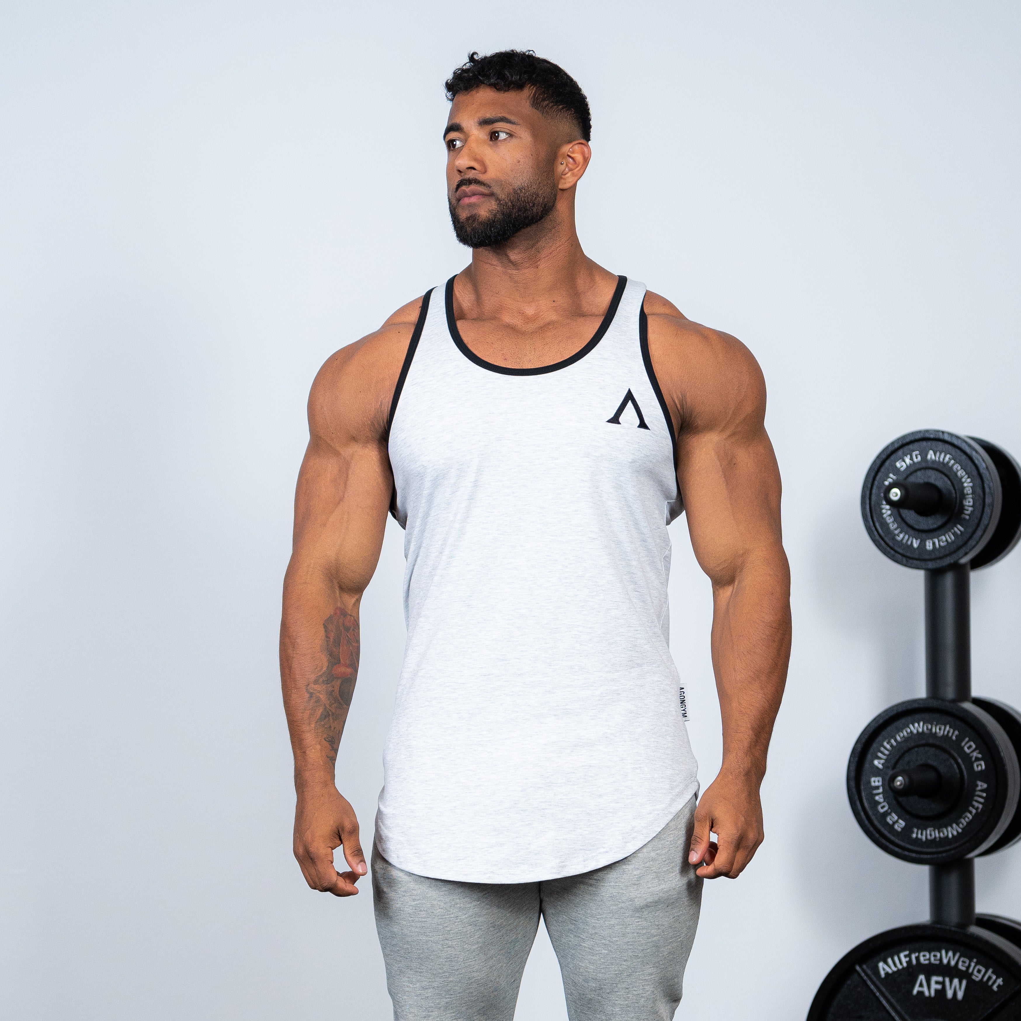 AESTHETIC STRINGER - WHITE/BLACK