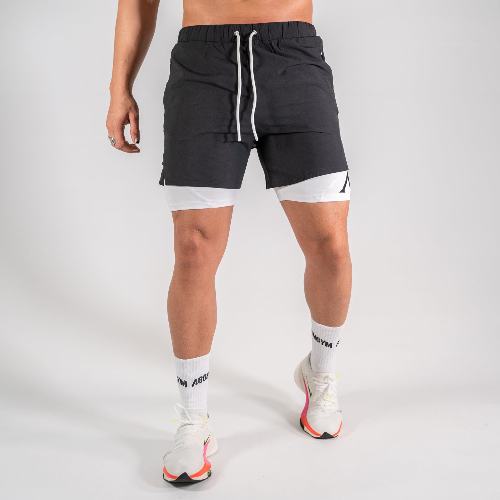 PERFORMANCE SHORT - BLACK/WHITE